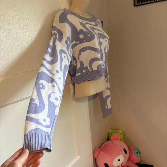 Hollister Floral Lavender Knit Sweater Cropped Top - Picture 4 of 7